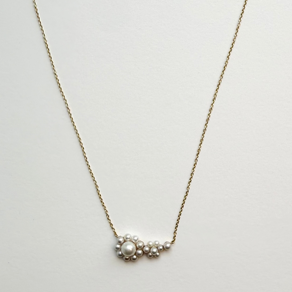 Petite Croissant Fleur Perle Simple
