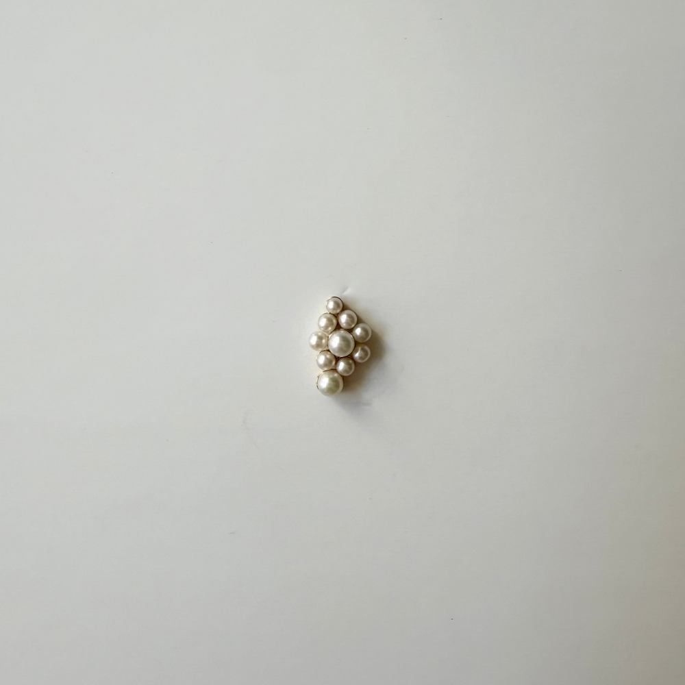 Petite Croissant Fleur Perle