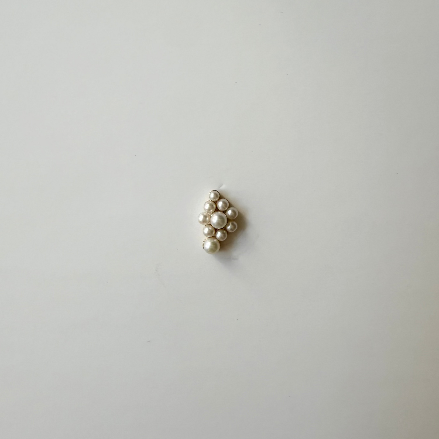Petite Croissant Fleur Perle