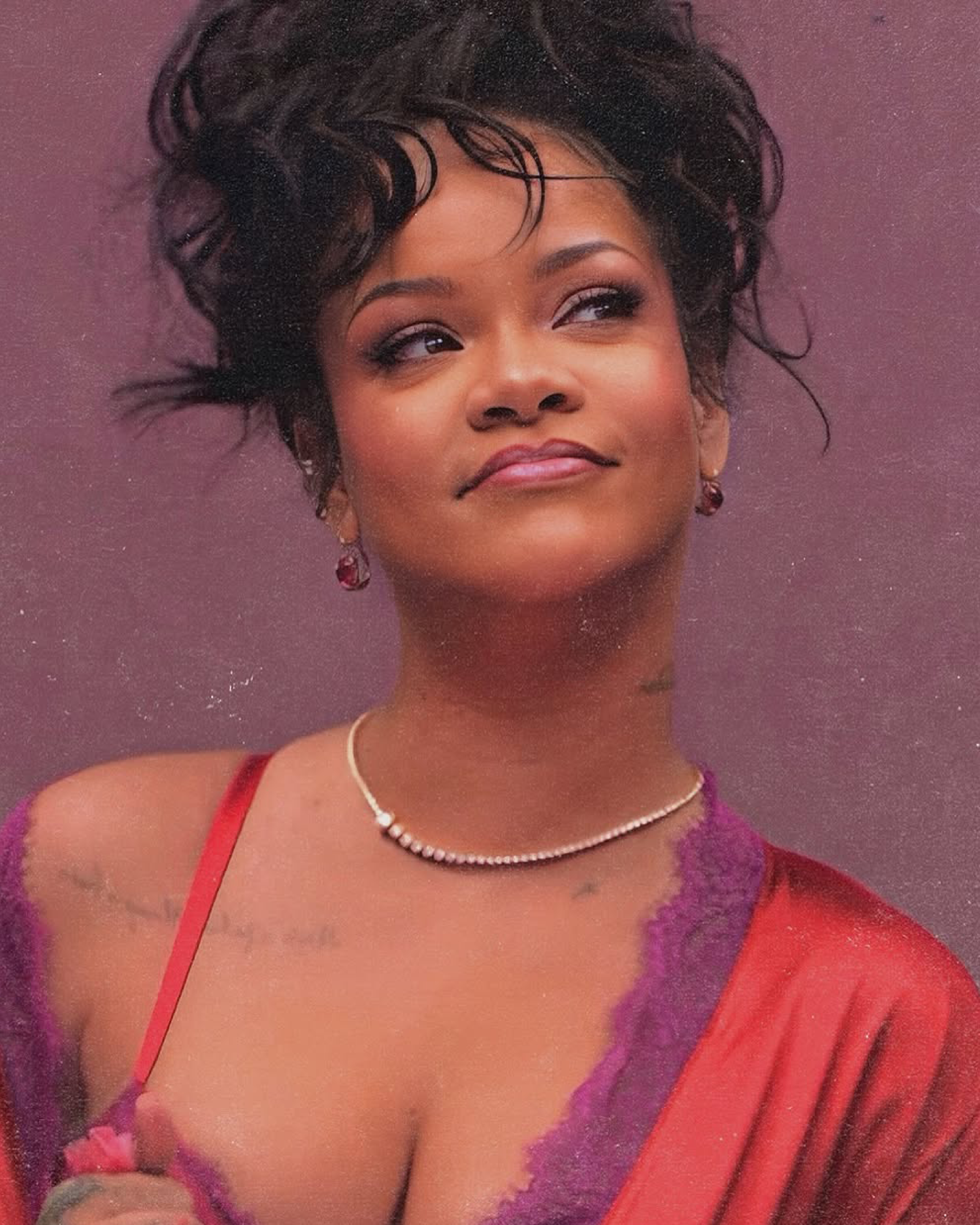 Rihanna wearing Collier de Tennis Royal.