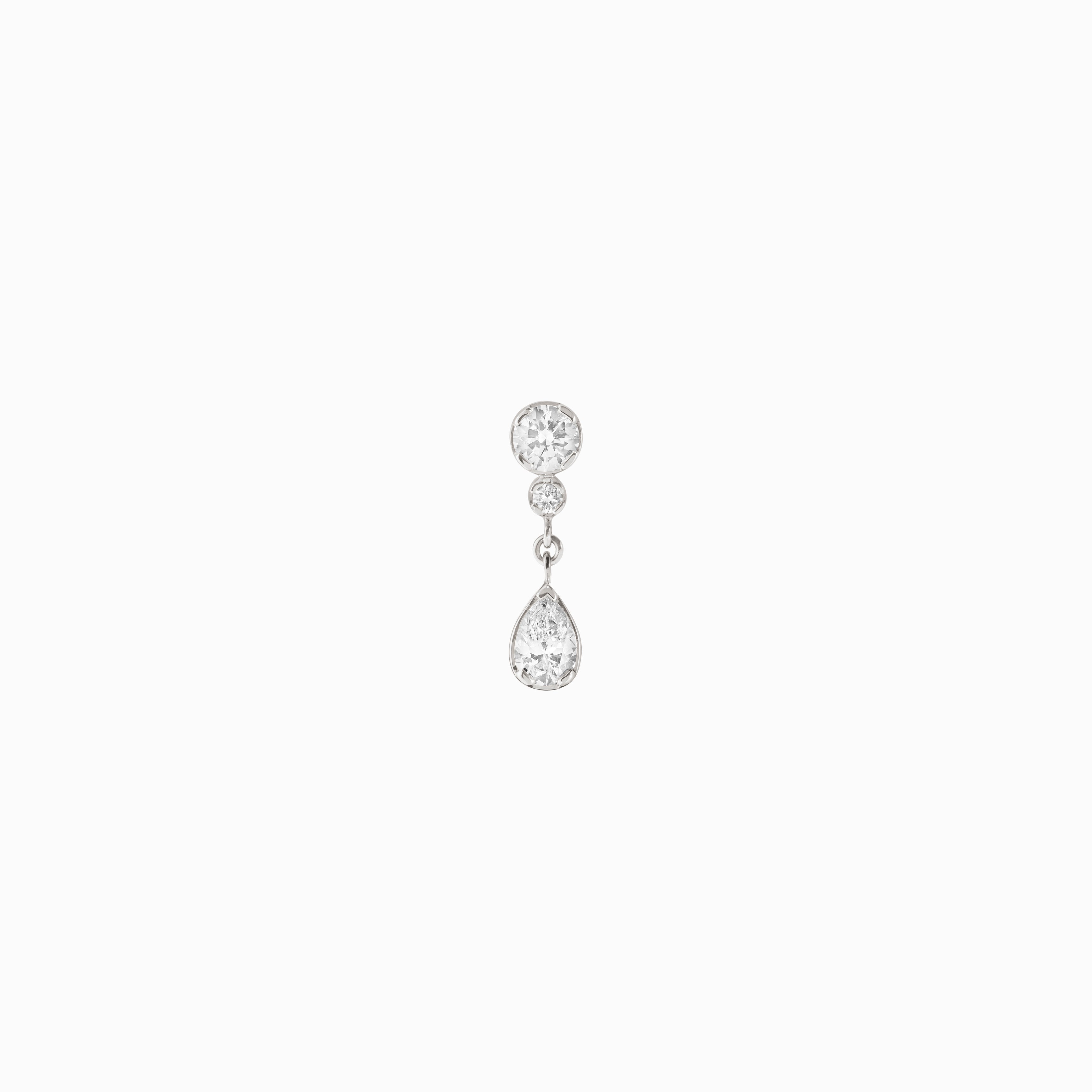 Sophie Earrings in White Sophie Earrings in White
